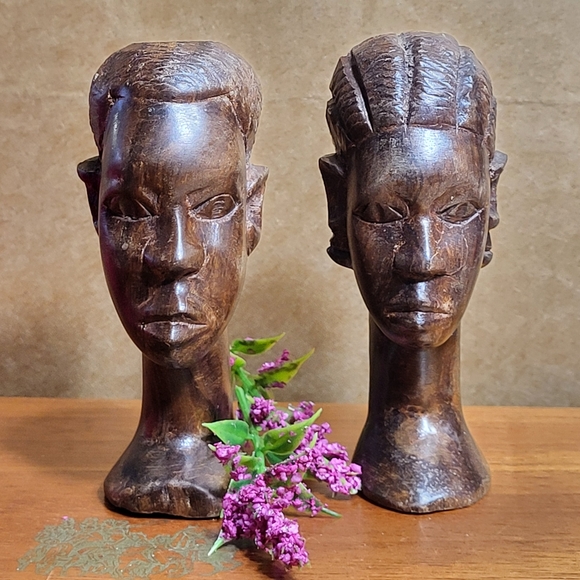 Vintage Pair of Hand Carved Wooden African Man and Woman Head Busts - Picture 14 of 17